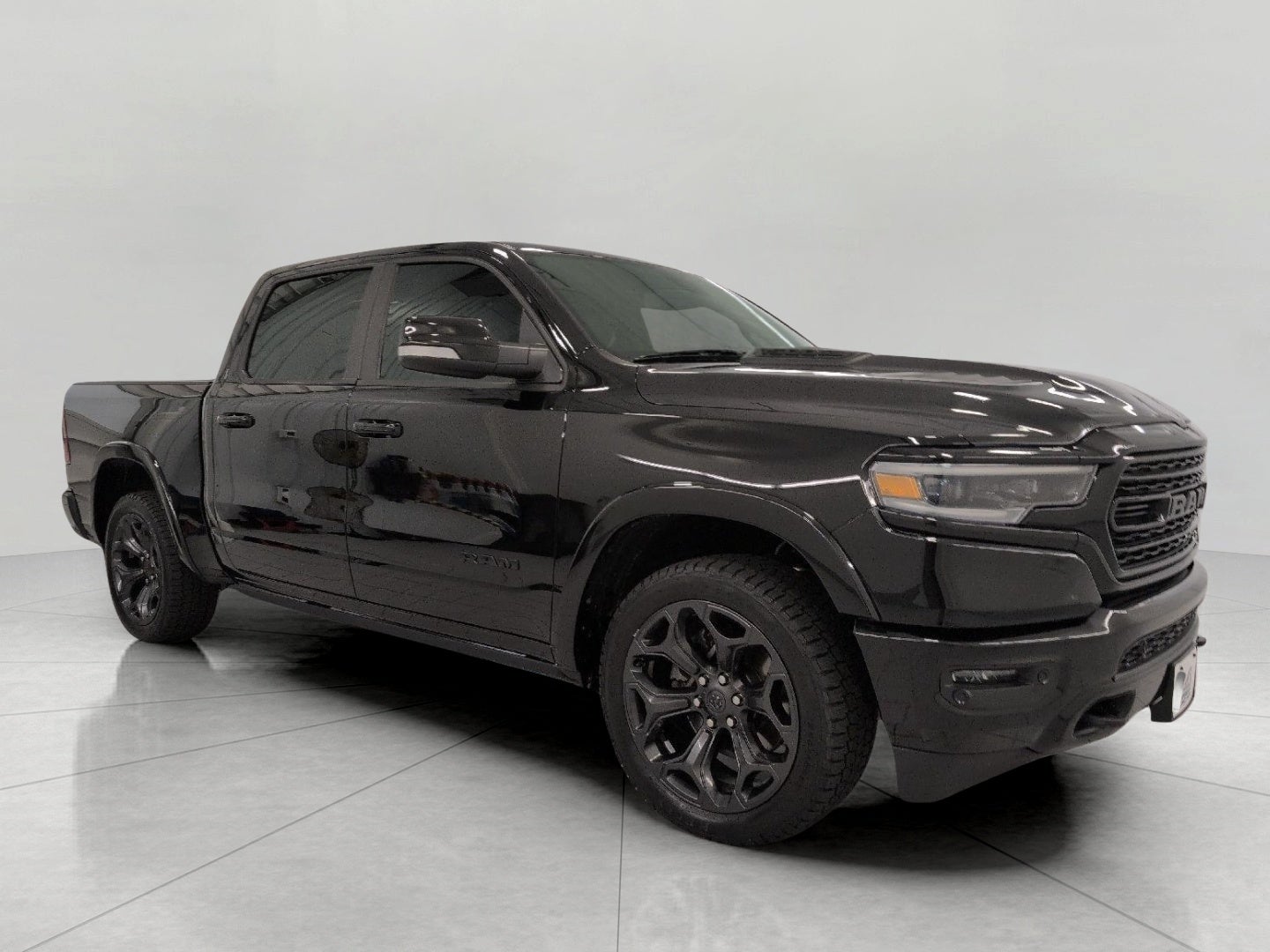 2020 RAM 1500 Limited 4x4 Crew Cab 5'7 Box