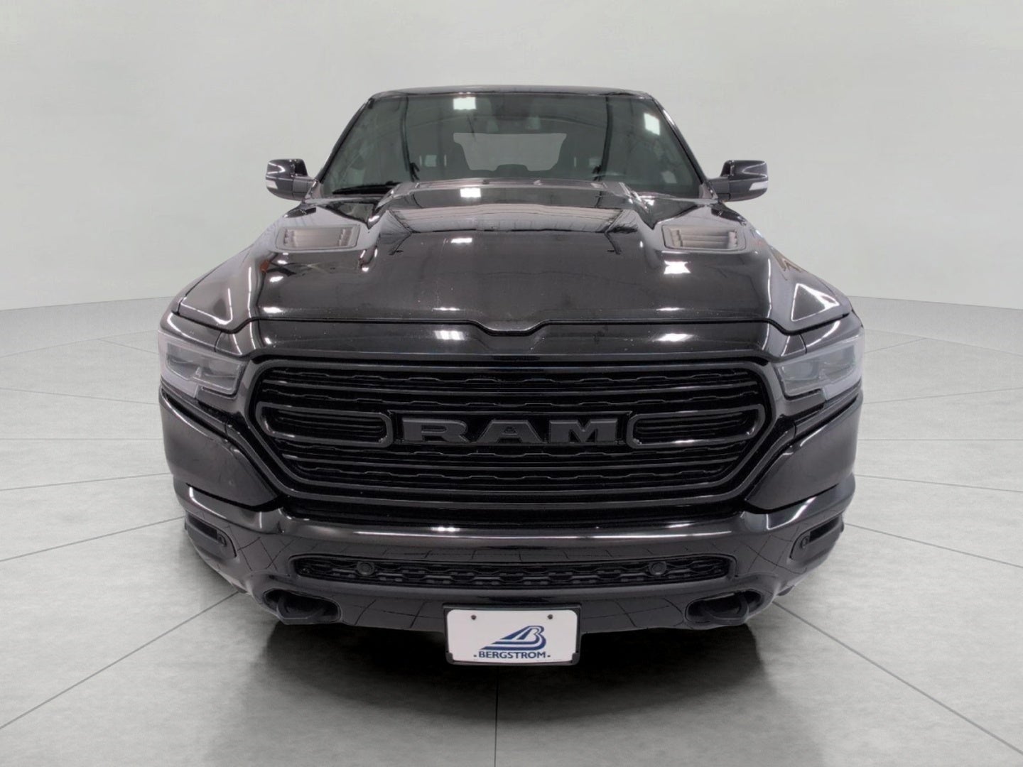 2020 RAM 1500 Limited 4x4 Crew Cab 5'7 Box