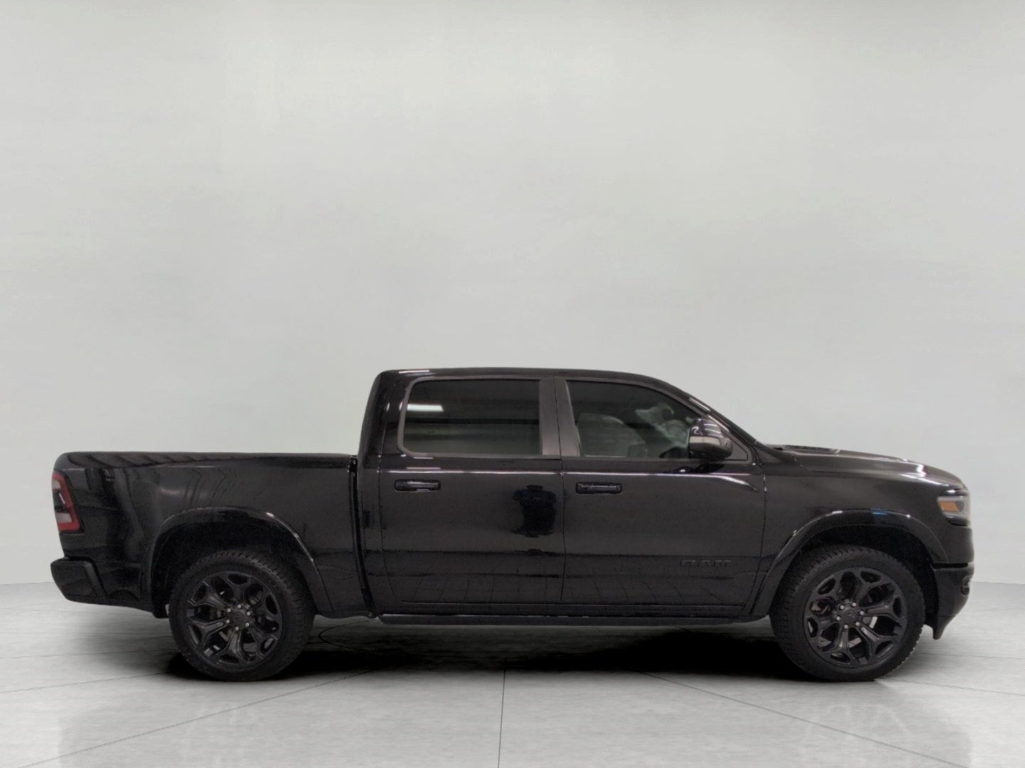 2020 RAM 1500 Limited 4x4 Crew Cab 5'7 Box