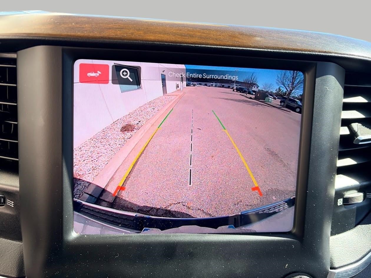 2022 RAM 1500 Laramie 4x4 Crew Cab 5'7 Box