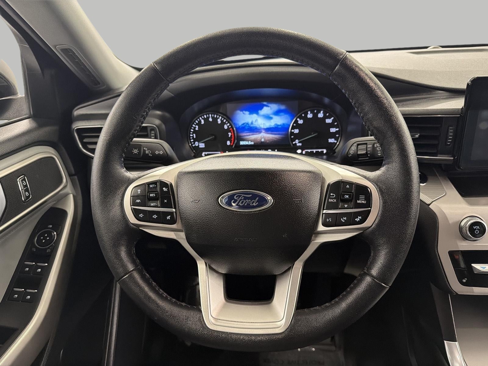 2024 Ford Explorer XLT 4WD