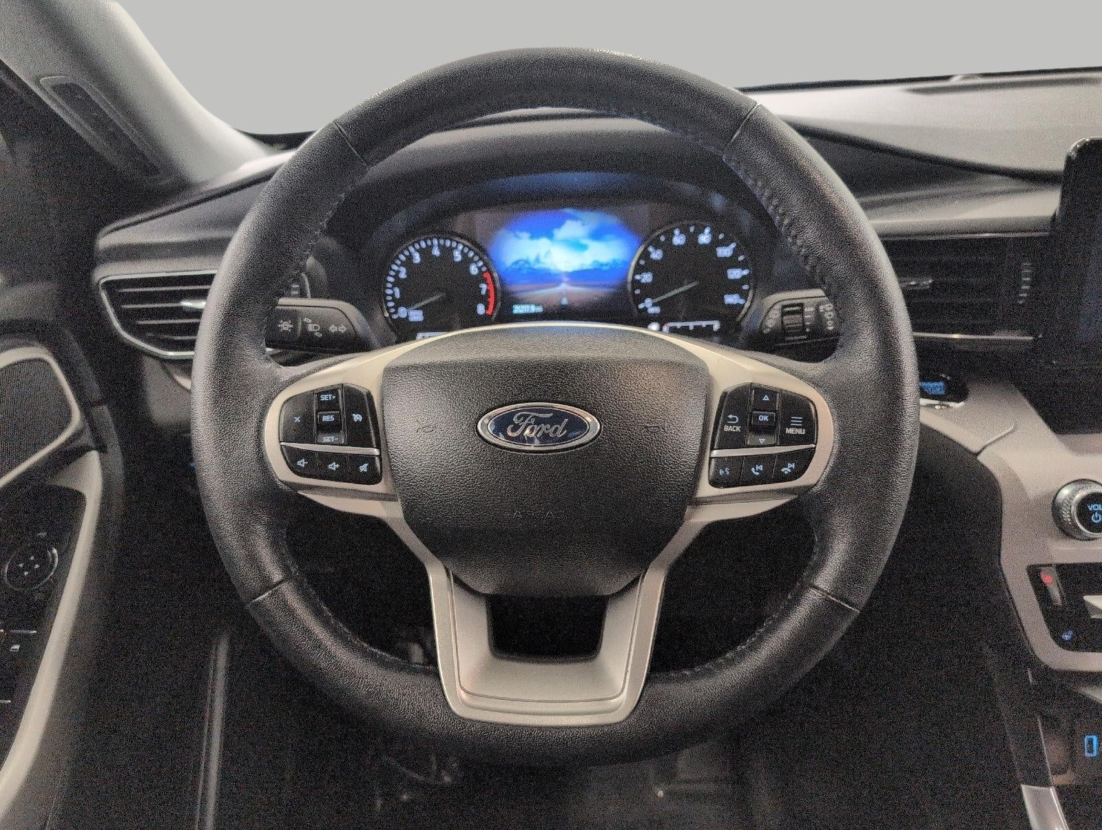 2024 Ford Explorer XLT 4WD