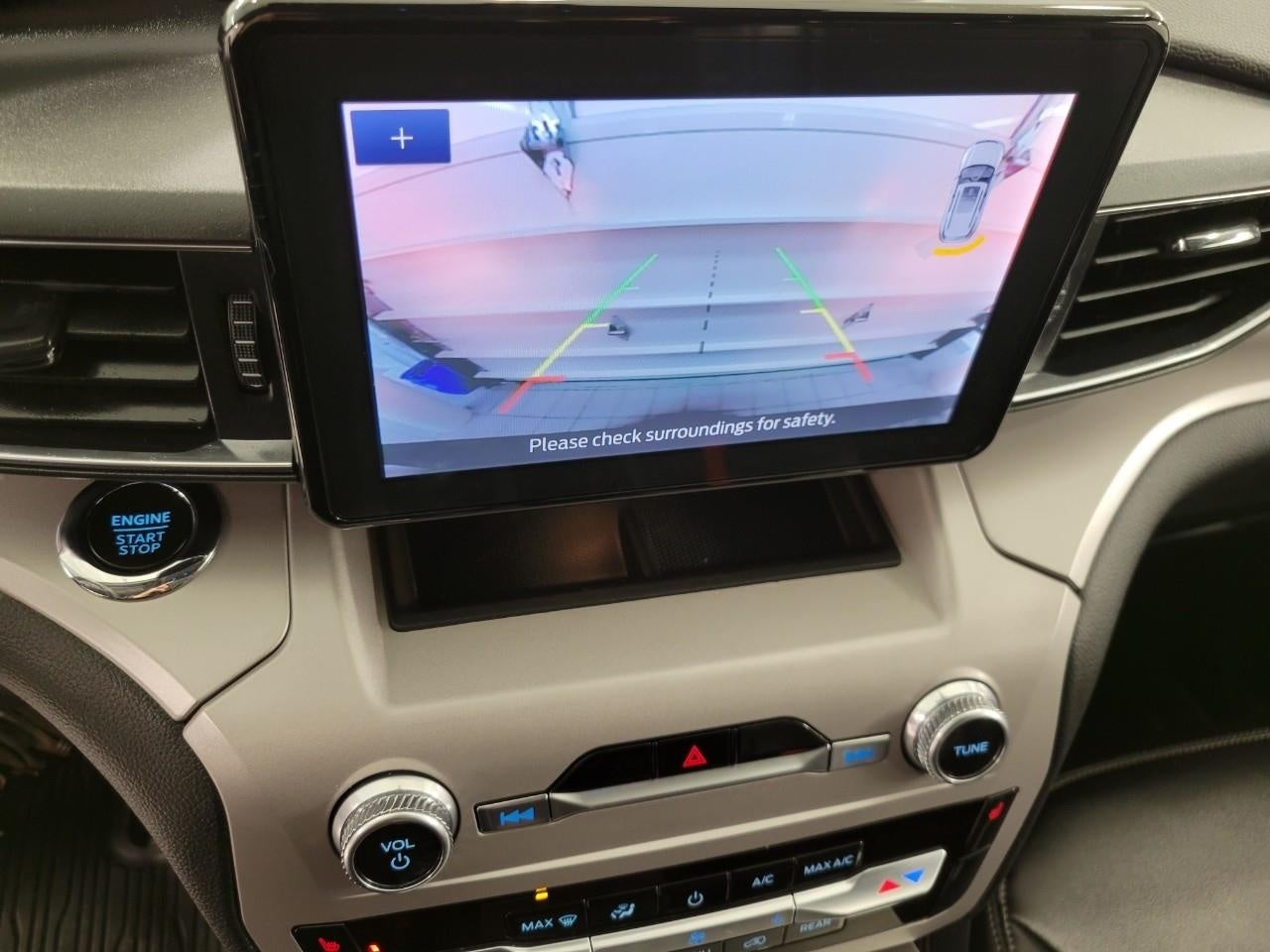 2023 Ford Explorer XLT 4WD