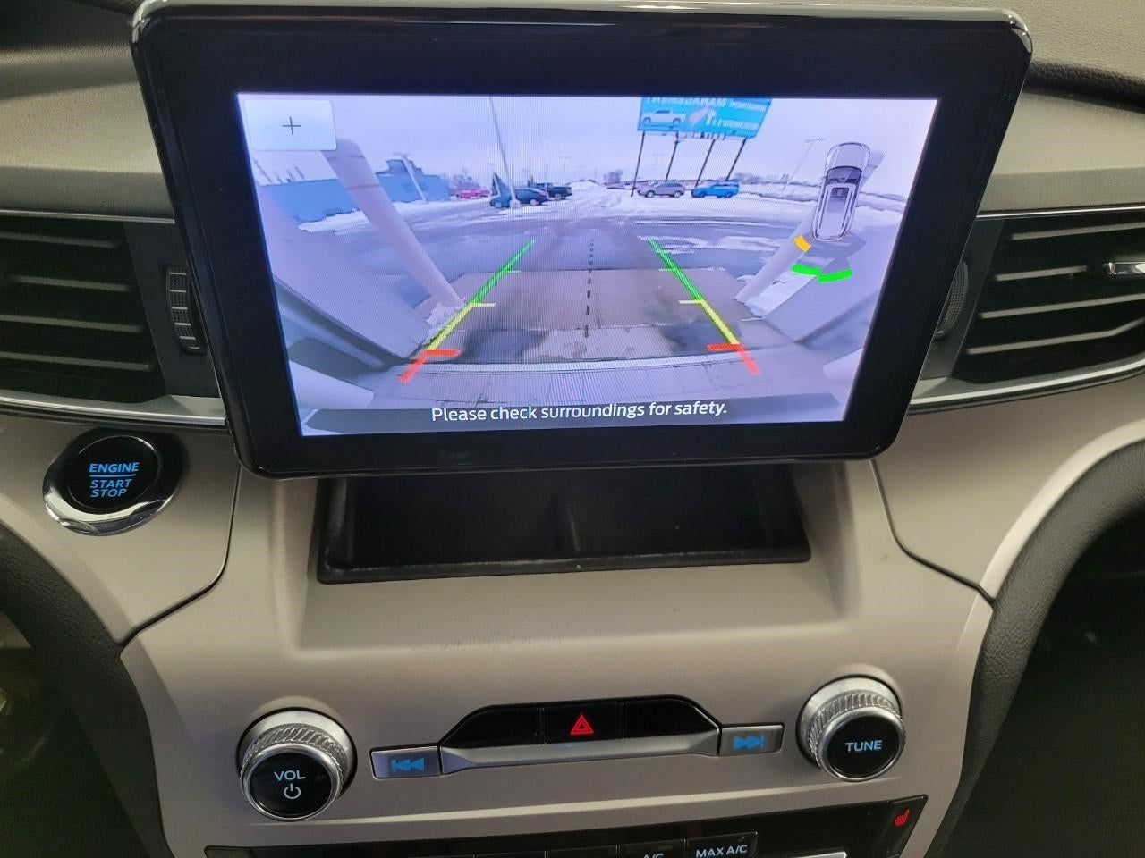 2023 Ford Explorer XLT 4WD