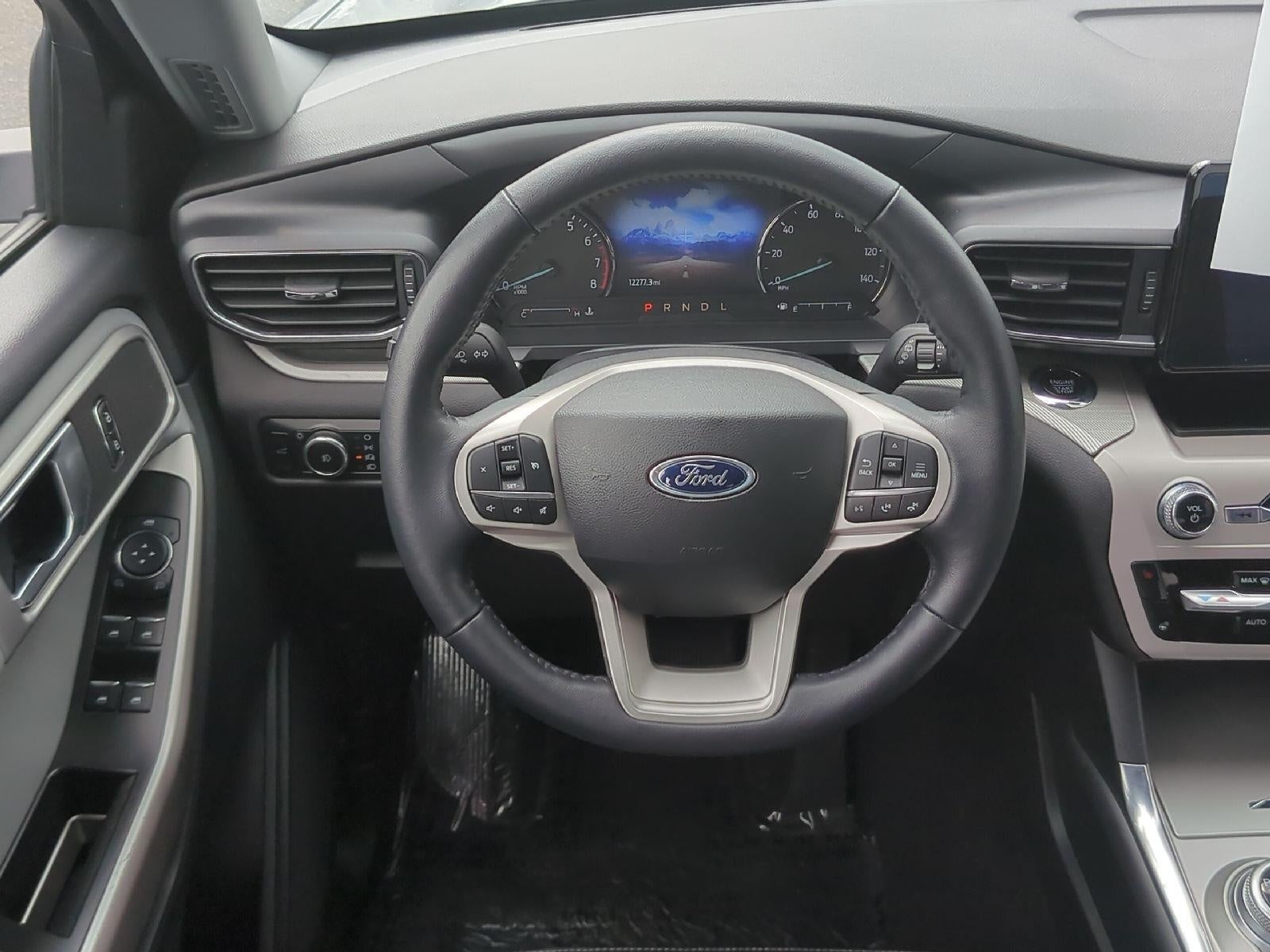 2023 Ford Explorer XLT 4WD