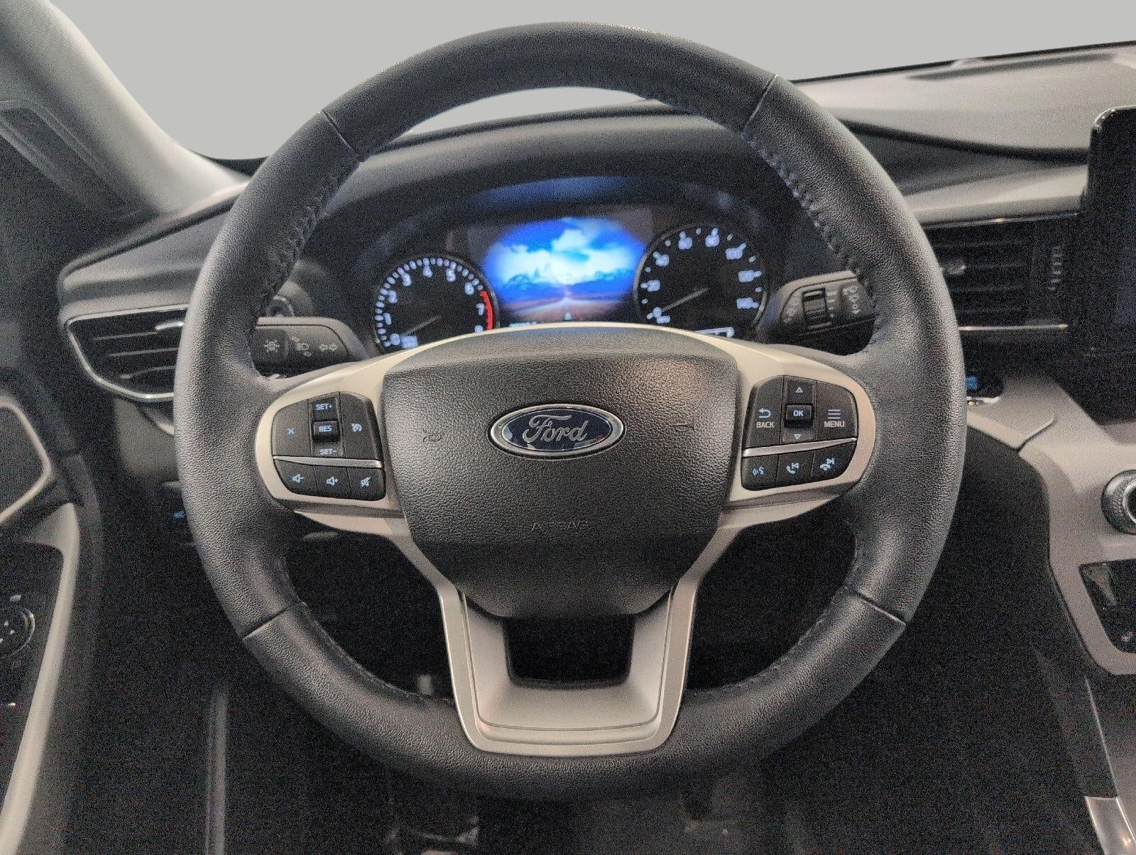 2024 Ford Explorer XLT 4WD