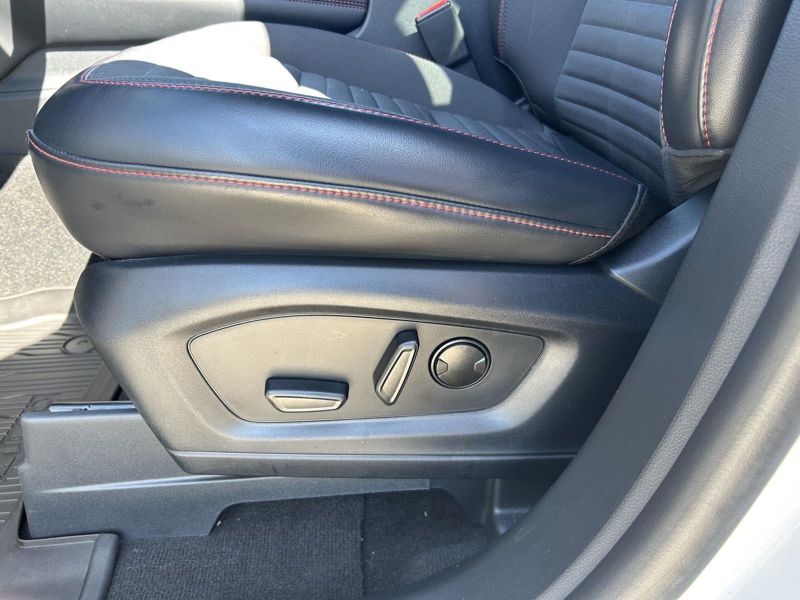 2025 Ford Explorer ST-Line 4WD