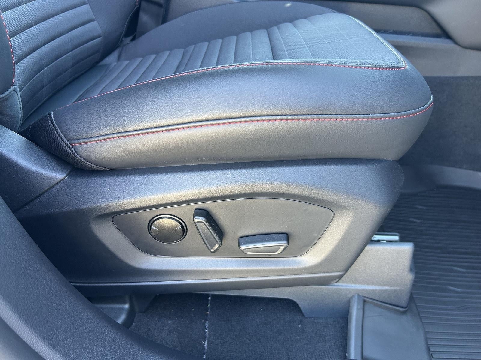 2025 Ford Explorer ST-Line 4WD