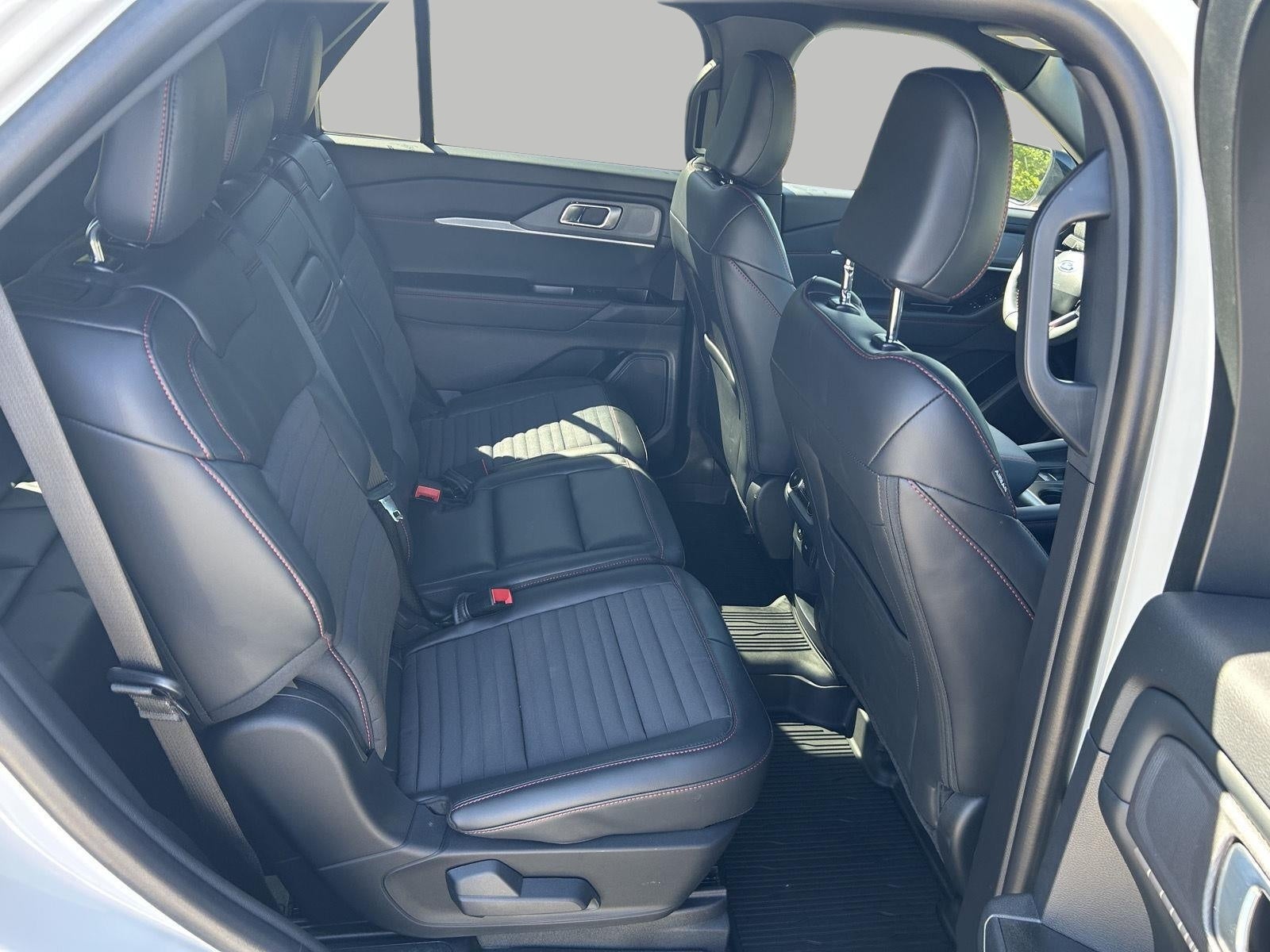 2025 Ford Explorer ST-Line 4WD