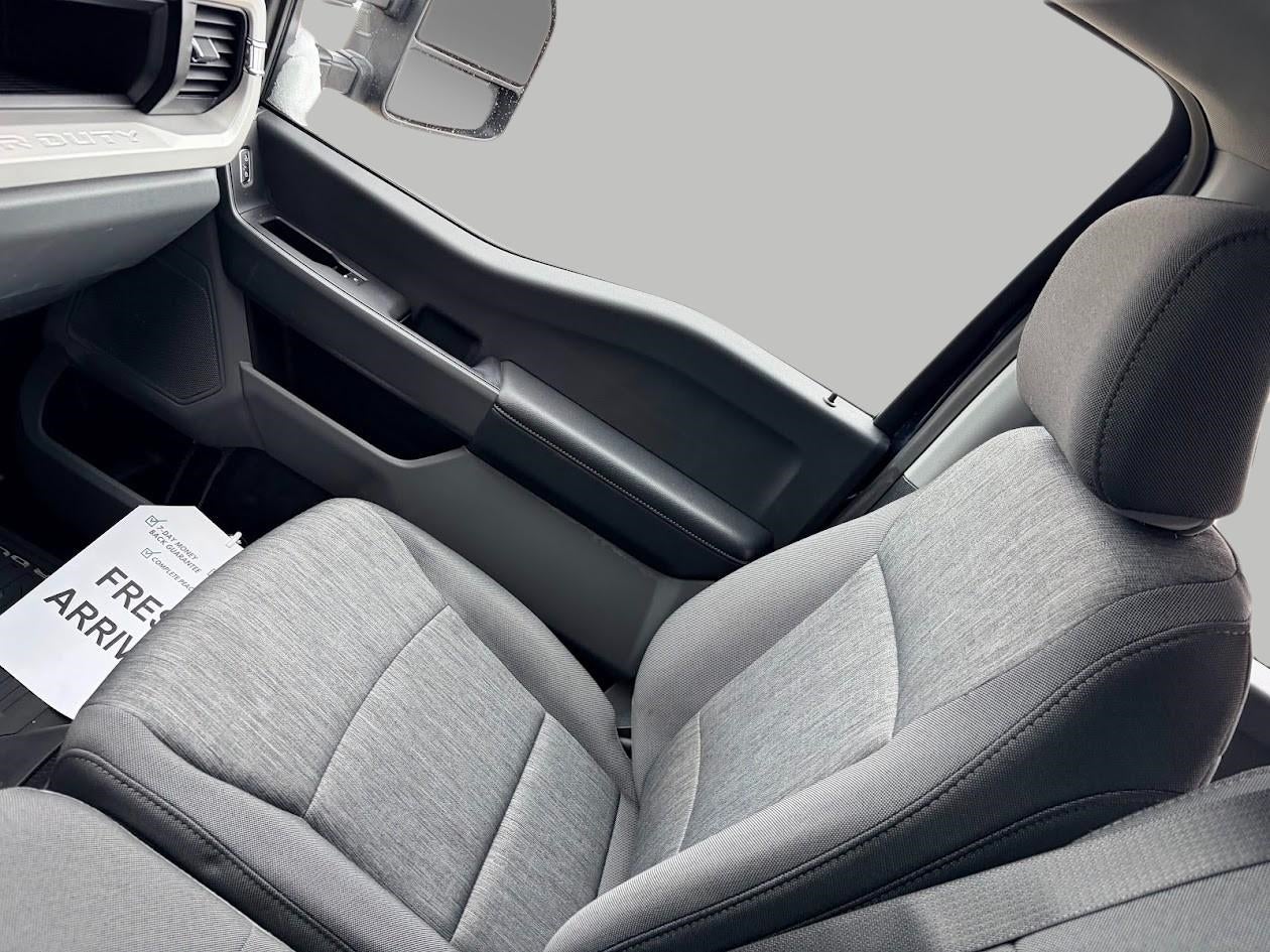 2023 Ford Super Duty F-250 SRW XL 4WD Crew Cab 6.75' Box