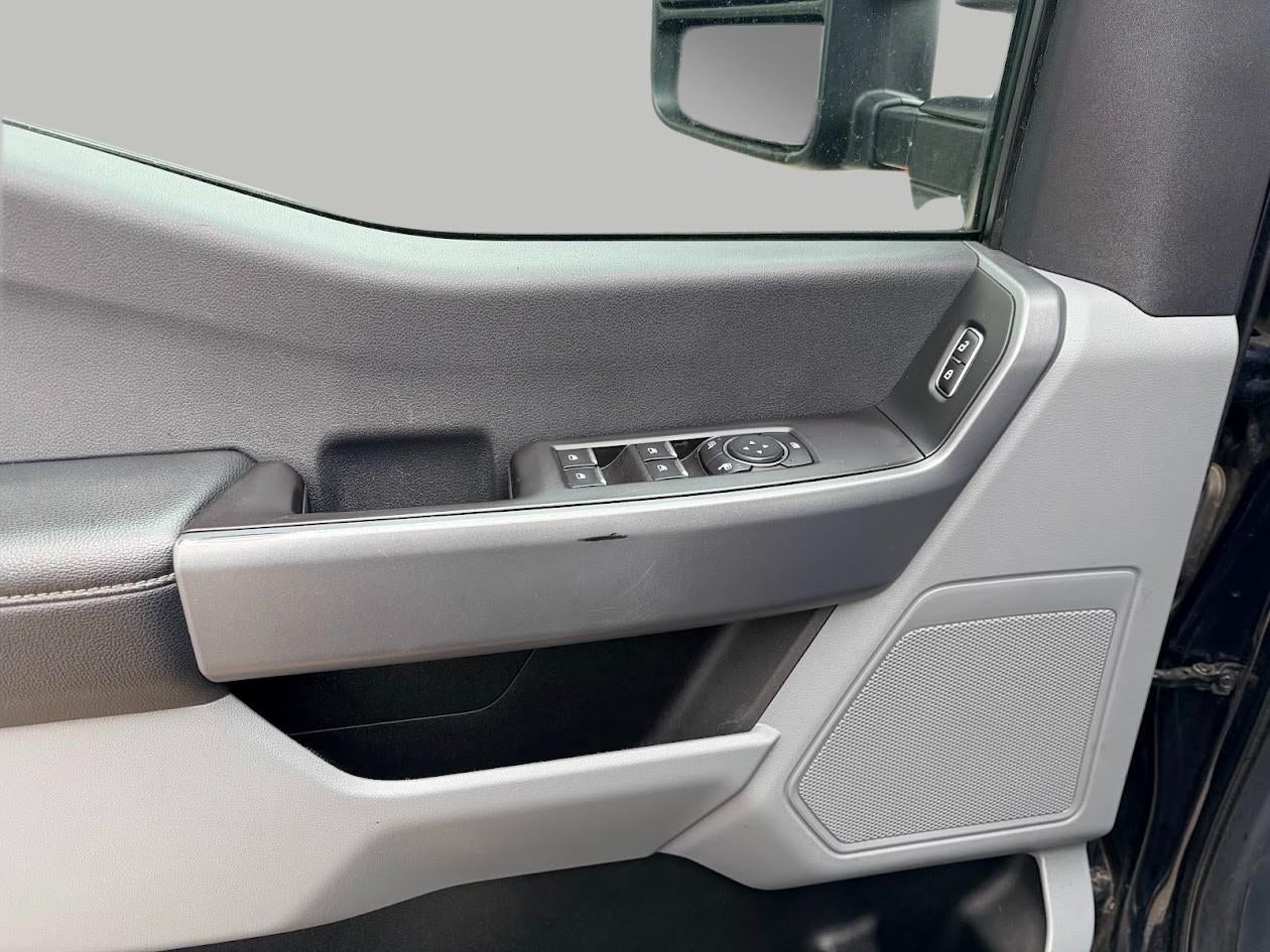 2023 Ford Super Duty F-250 SRW XL 4WD Crew Cab 6.75' Box