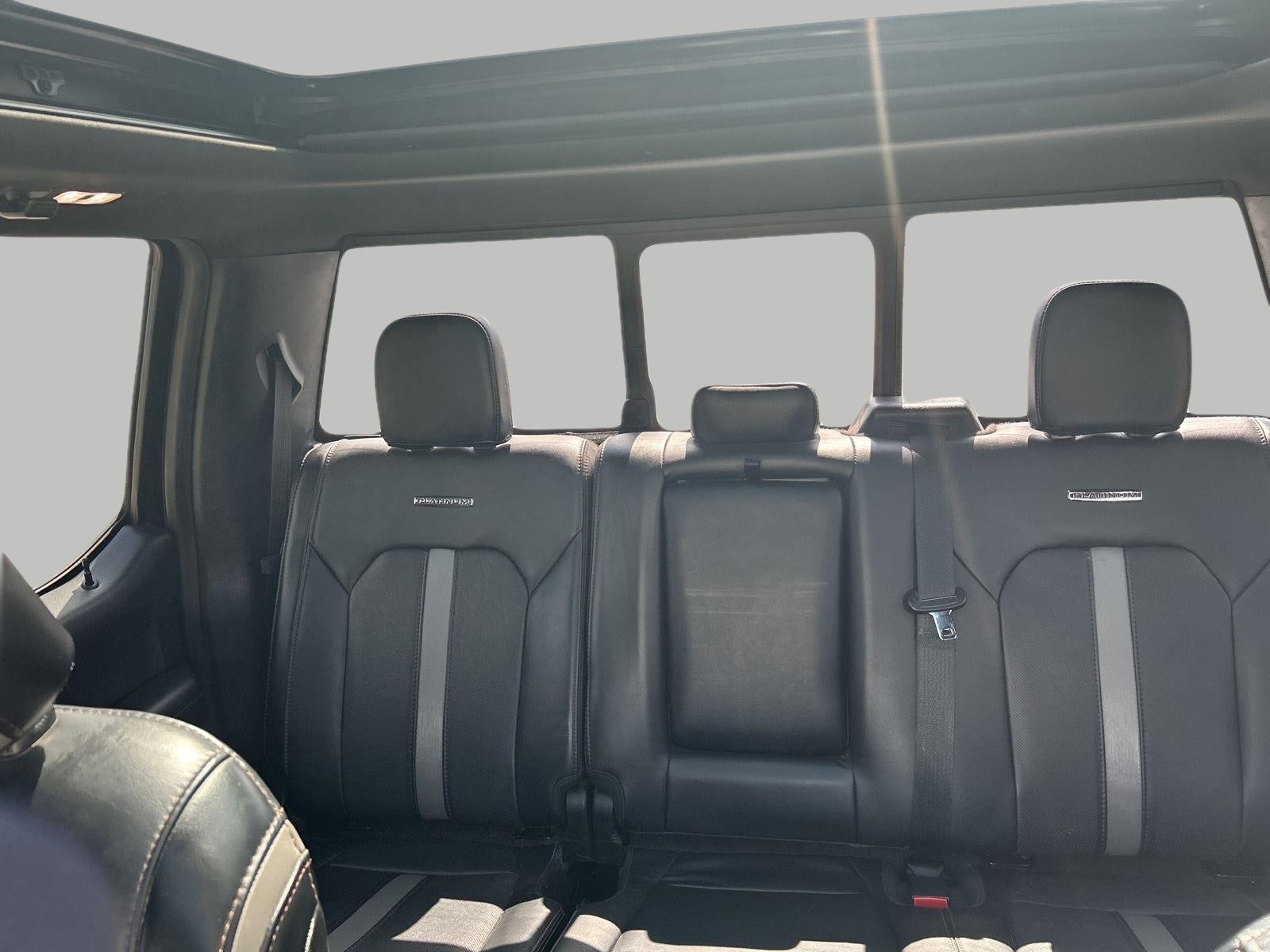 2018 Ford Super Duty F-450 DRW Platinum 4WD Crew Cab 8' Box