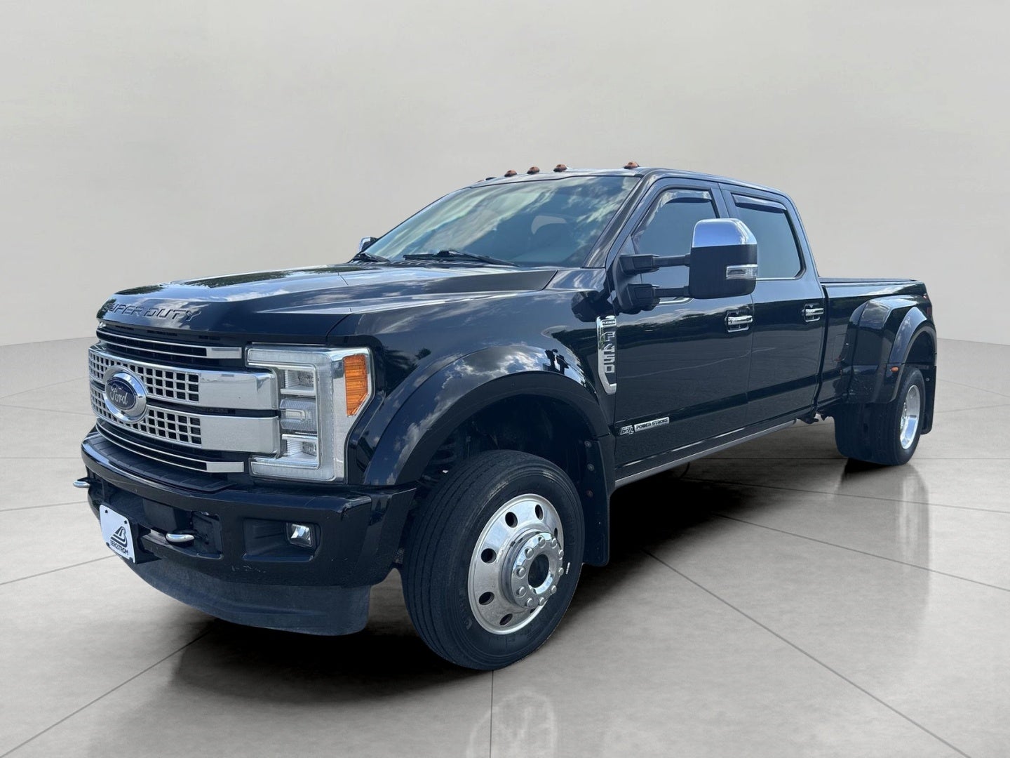2018 Ford Super Duty F-450 DRW Platinum 4WD Crew Cab 8' Box