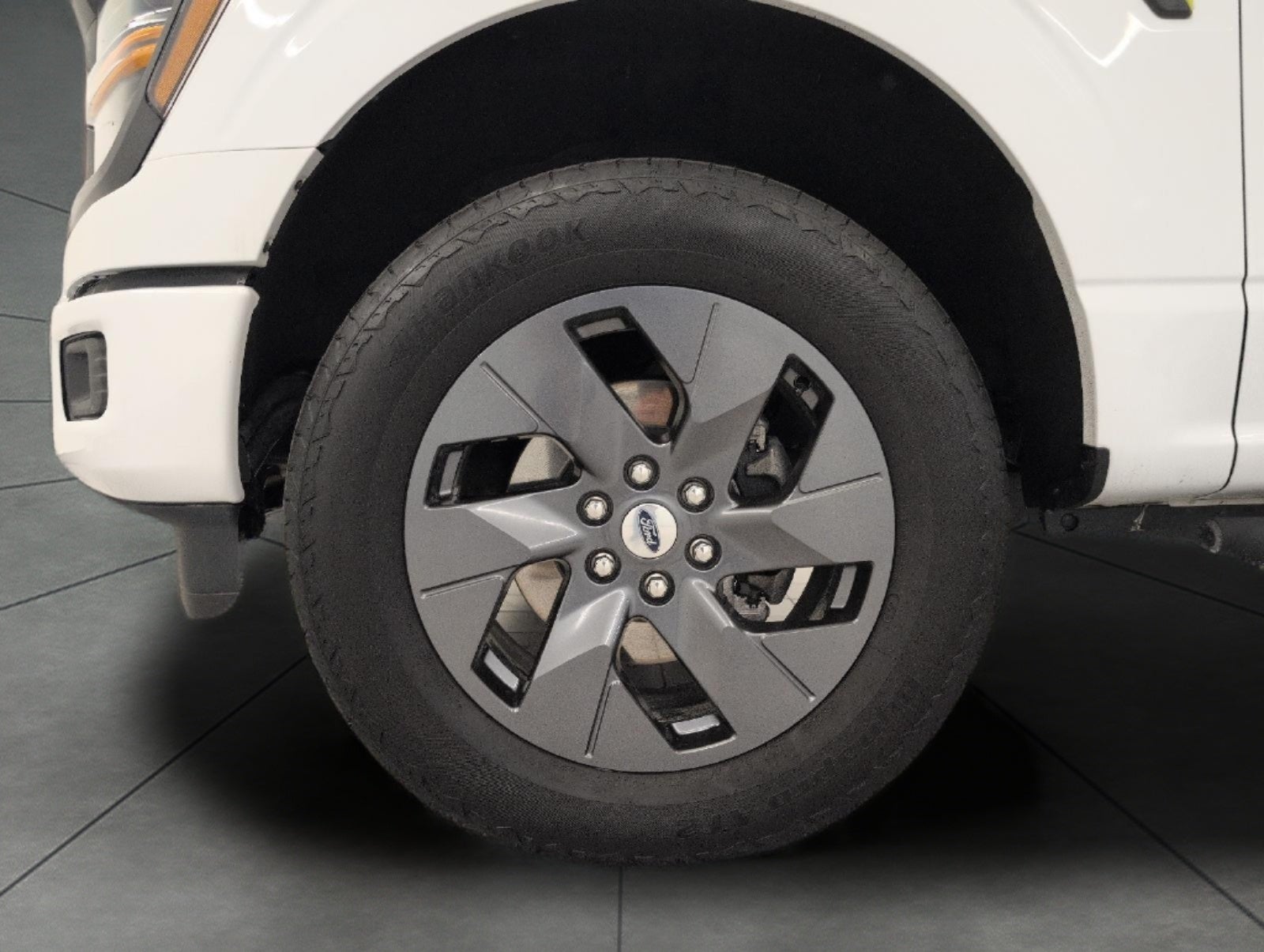 2025 Ford F-150 STX 4WD SuperCrew 5.5' Box
