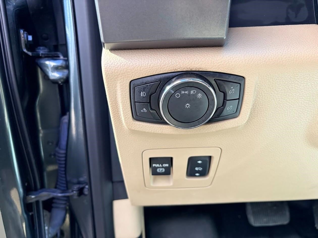 2015 Ford F-150 4WD SuperCab 145 XLT