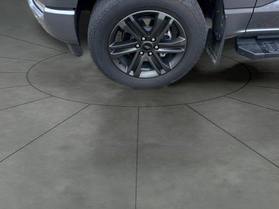 2022 Ford F-150 LARIAT 4WD SuperCrew 5.5' Box
