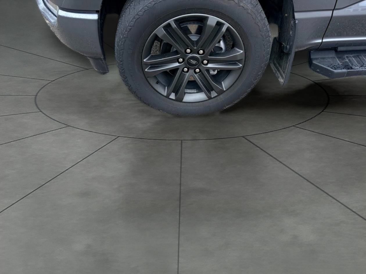 2022 Ford F-150 LARIAT 4WD SuperCrew 5.5' Box