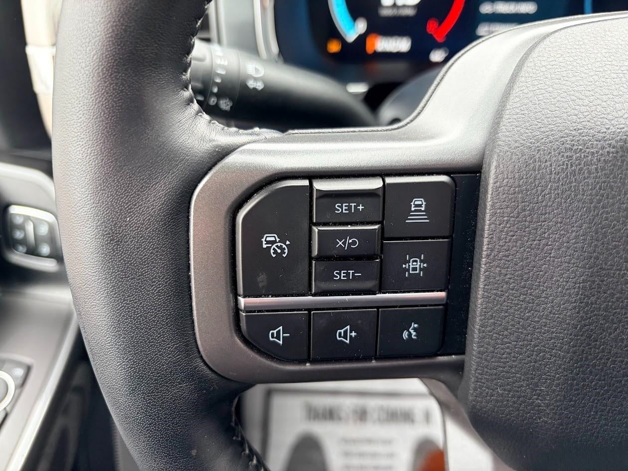 2022 Ford F-150 LARIAT 4WD SuperCrew 5.5' Box