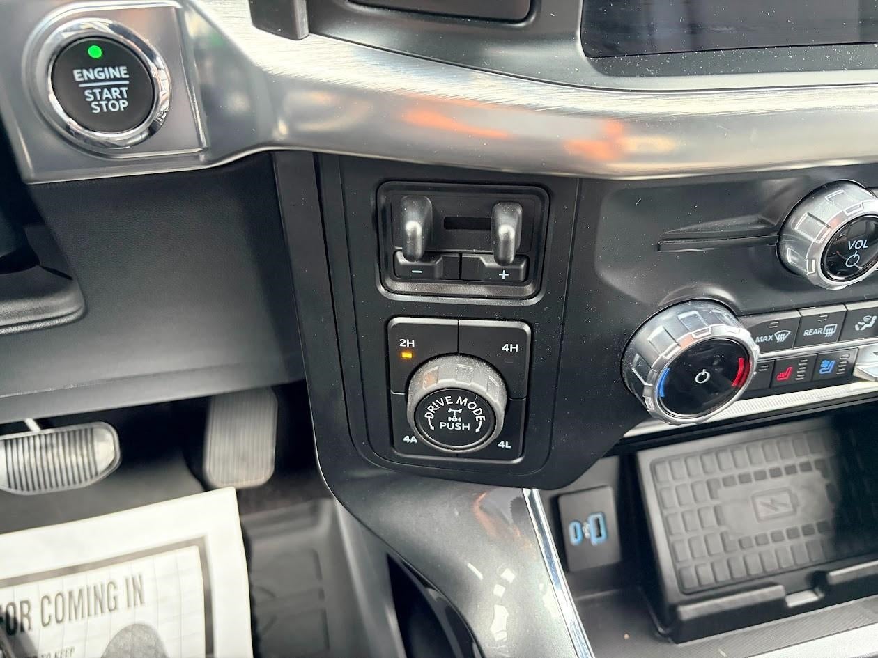2022 Ford F-150 LARIAT 4WD SuperCrew 5.5' Box