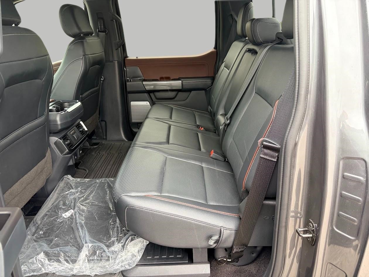 2022 Ford F-150 LARIAT 4WD SuperCrew 5.5' Box
