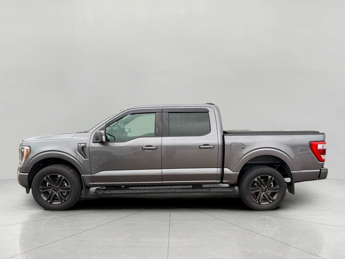 2022 Ford F-150 LARIAT 4WD SuperCrew 5.5' Box