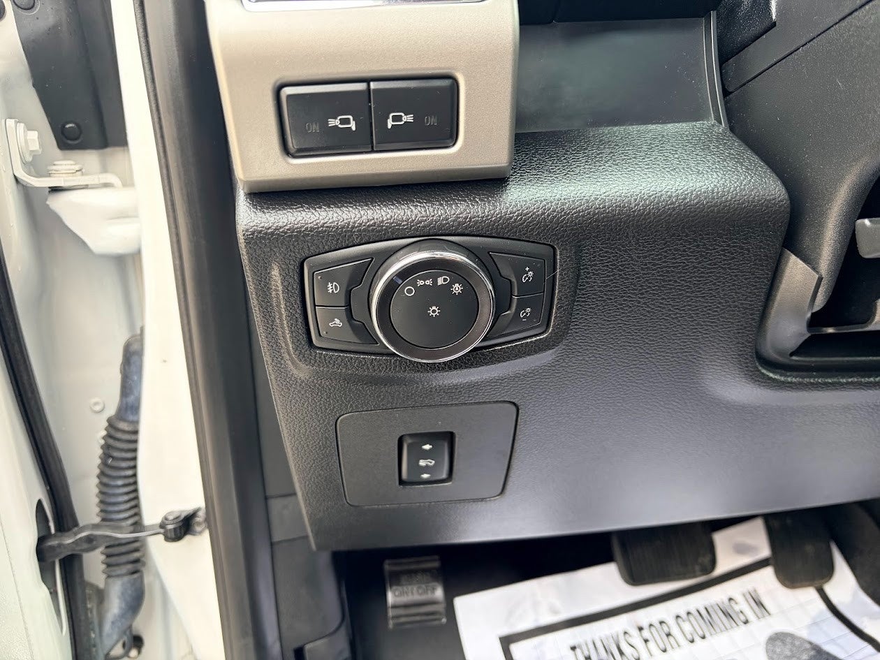 2016 Ford F-150 4WD SuperCrew 145 Lariat