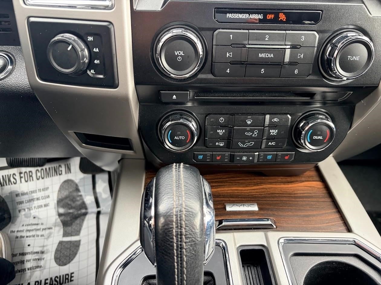 2016 Ford F-150 4WD SuperCrew 145 Lariat