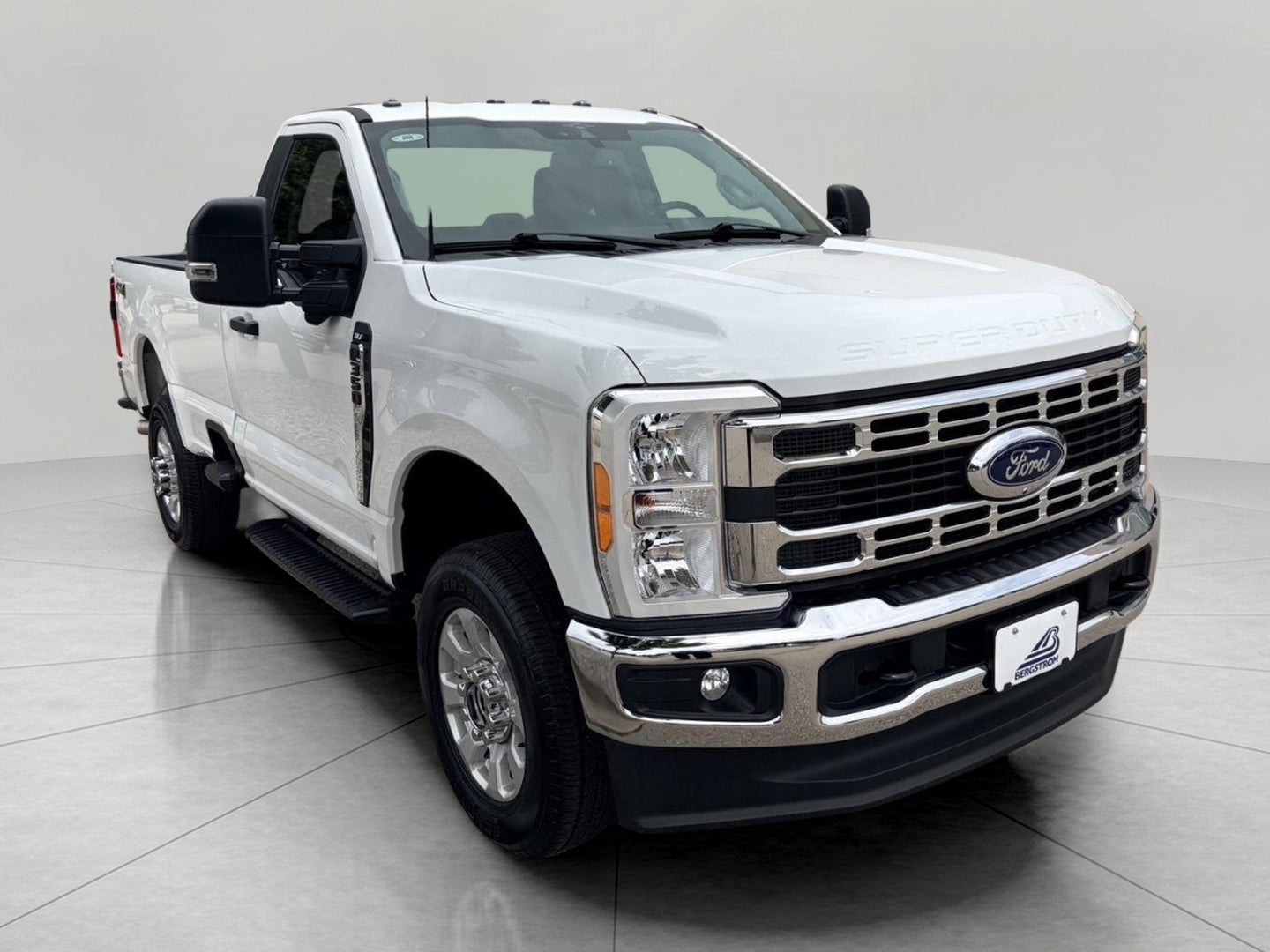 2023 Ford Super Duty F-350 SRW XLT 4WD Reg Cab 8' Box