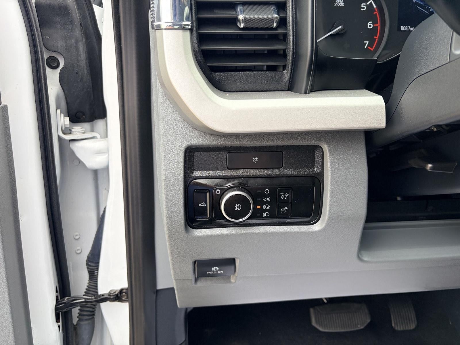 2023 Ford Super Duty F-350 SRW XLT 4WD Reg Cab 8' Box