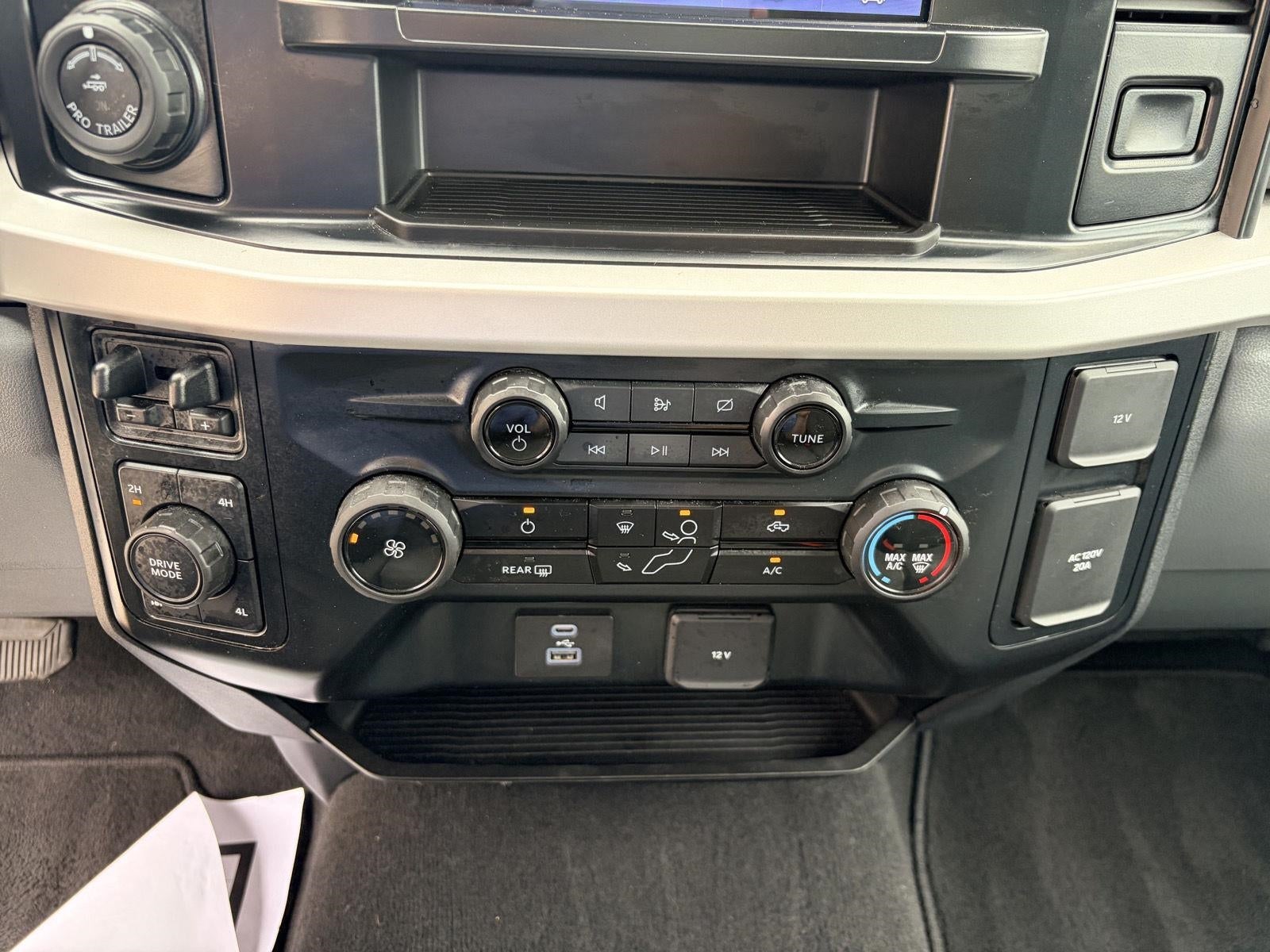 2023 Ford Super Duty F-350 SRW XLT 4WD Reg Cab 8' Box