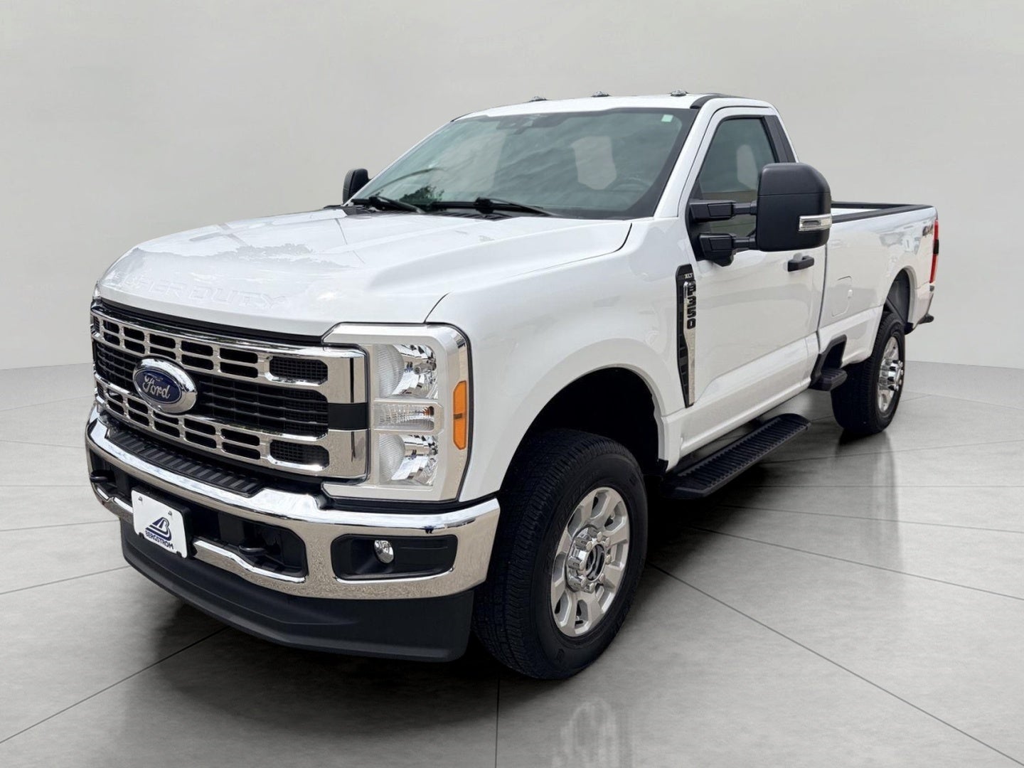 2023 Ford Super Duty F-350 SRW XLT 4WD Reg Cab 8' Box