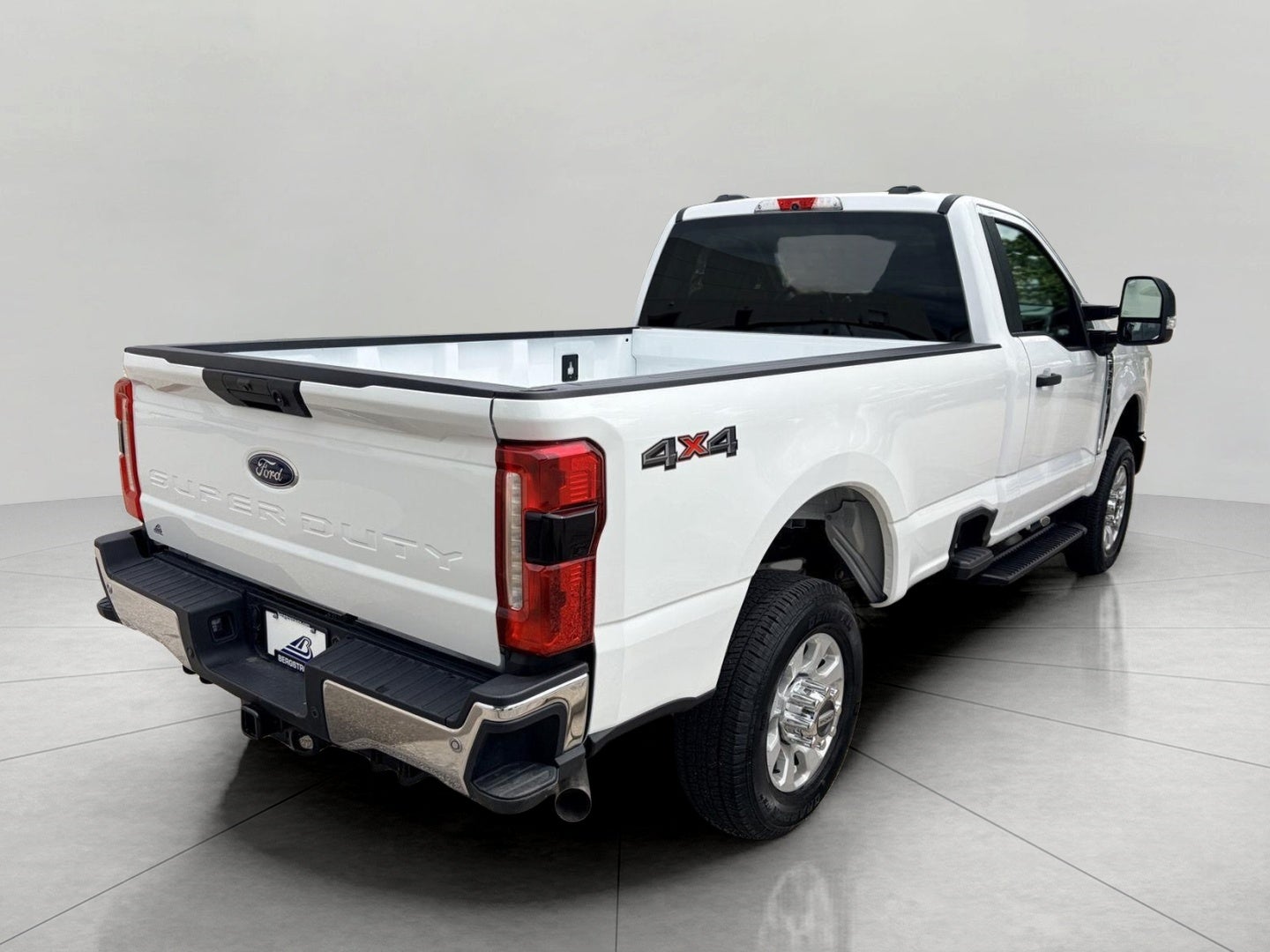 2023 Ford Super Duty F-350 SRW XLT 4WD Reg Cab 8' Box