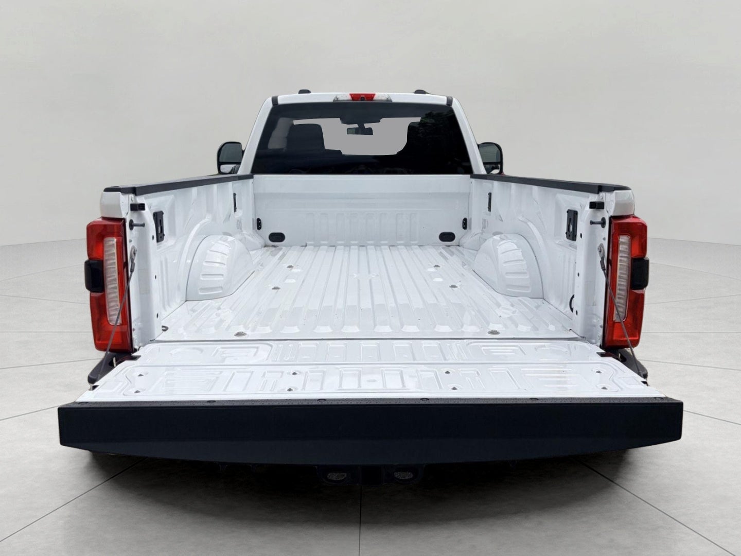 2023 Ford Super Duty F-350 SRW XLT 4WD Reg Cab 8' Box