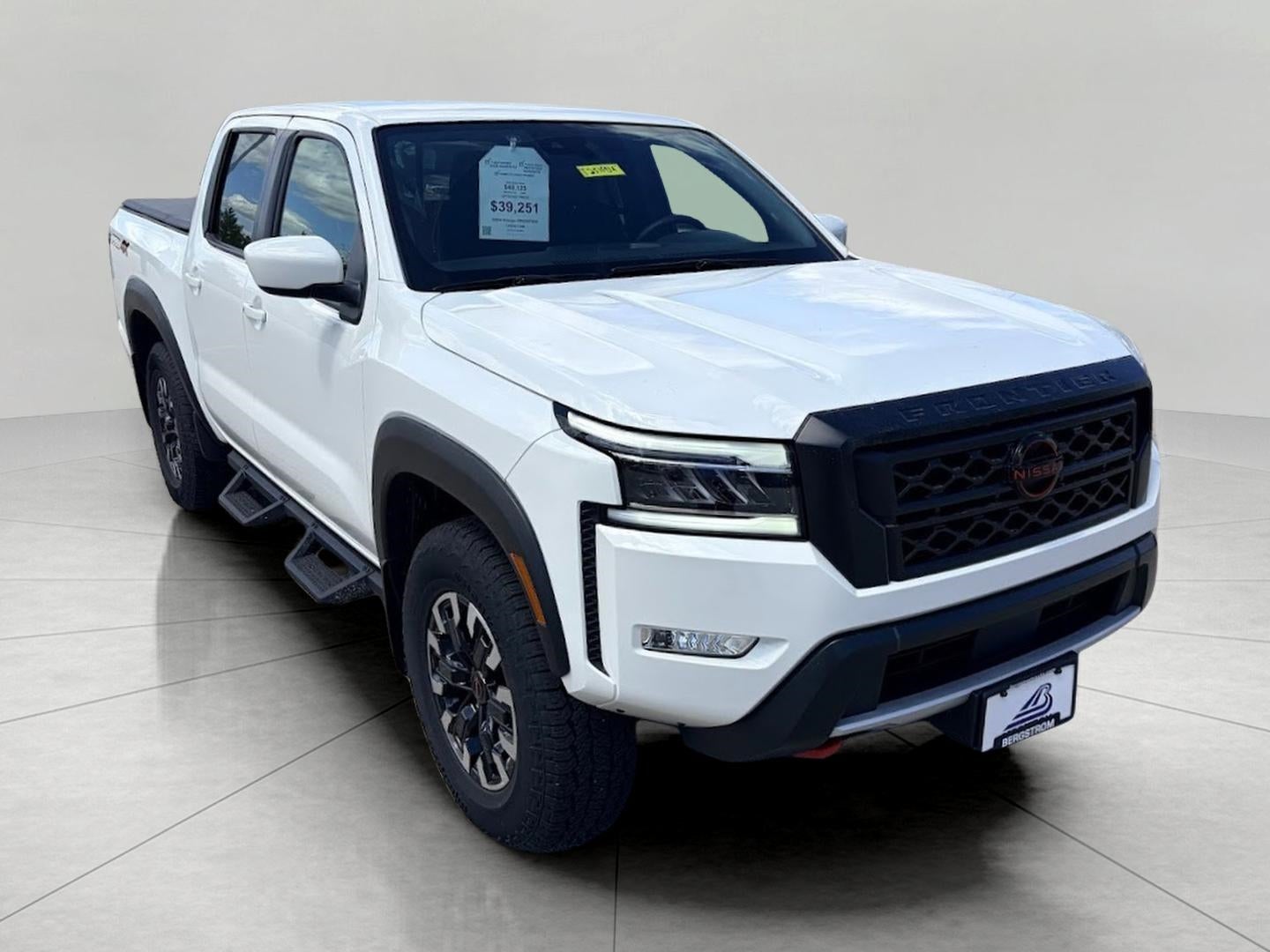 2024 Nissan Frontier PRO-4X Crew Cab 4X4's photo