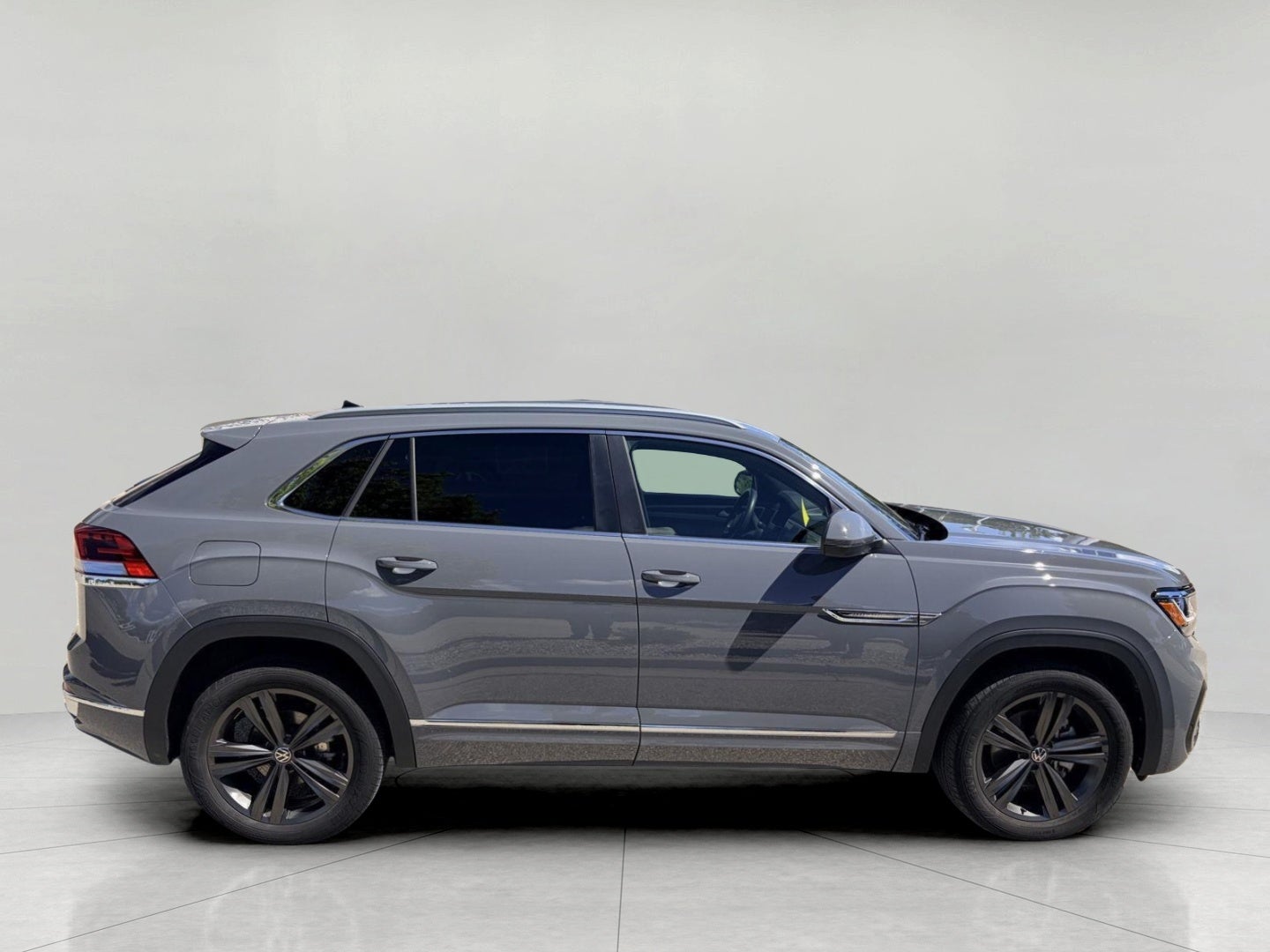 2022 Volkswagen Atlas Cross Sport 2.0T SEL R-Line 4MOTION