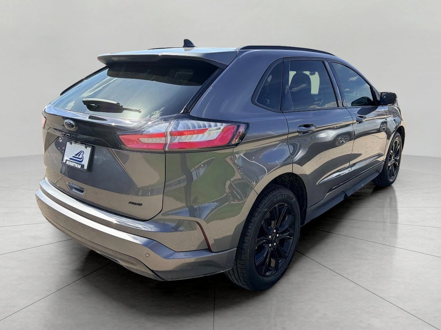 2022 Ford Edge SE AWD