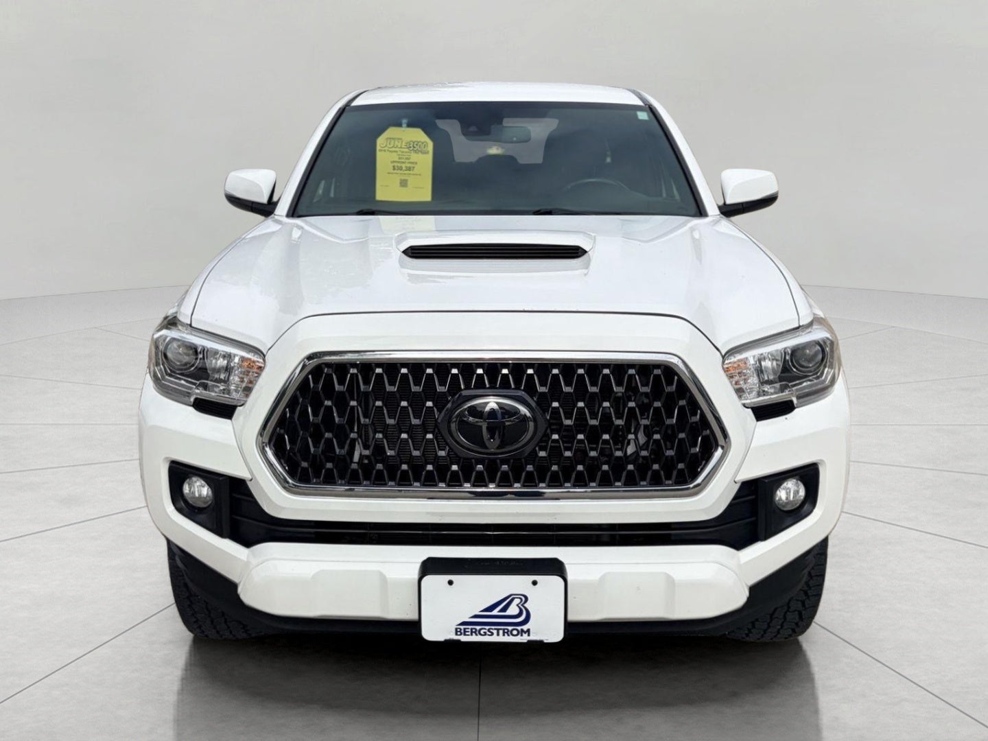 2018 Toyota TACOMA TRD SPORT
