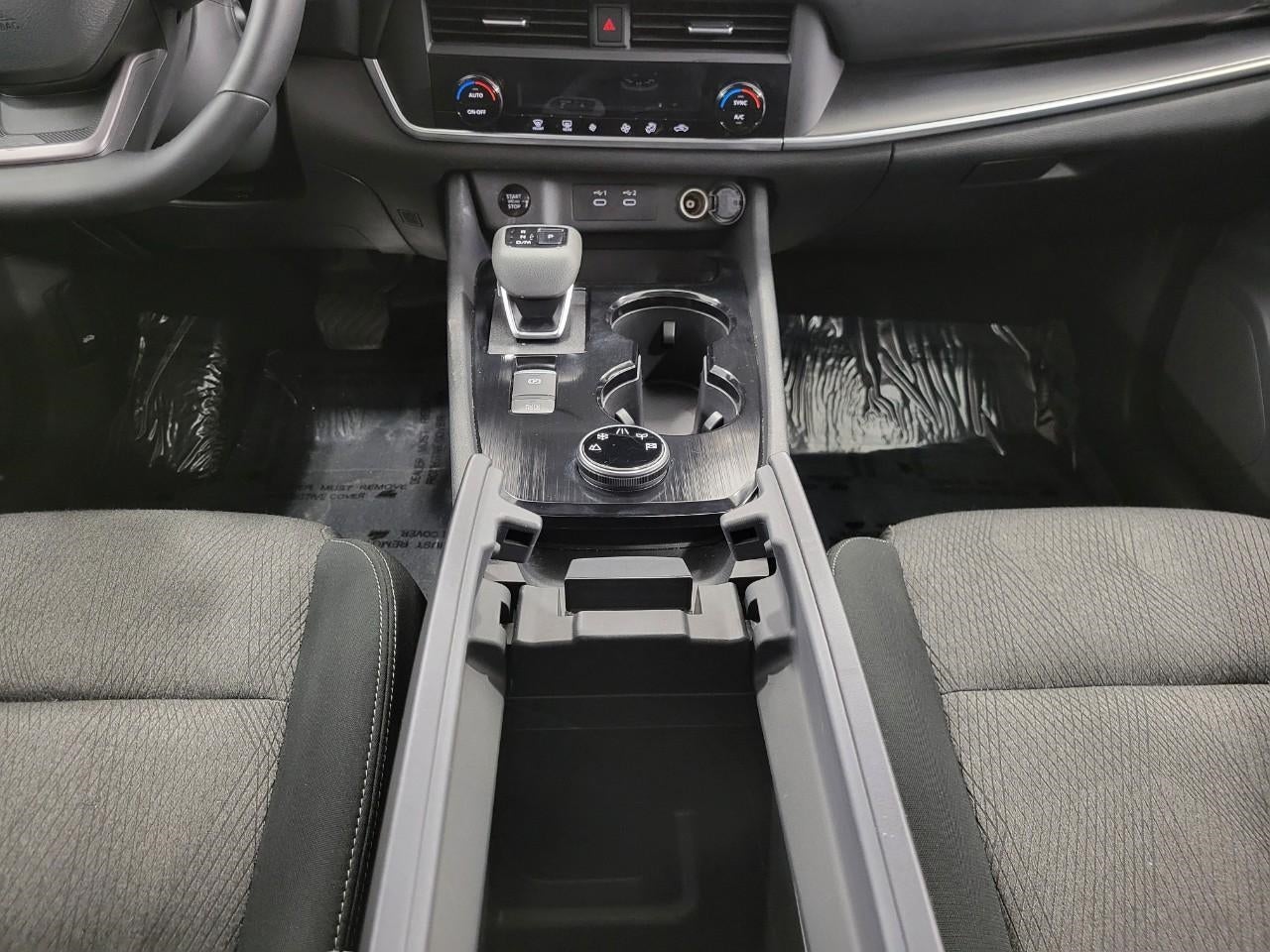 2025 Nissan Rogue AWD SV