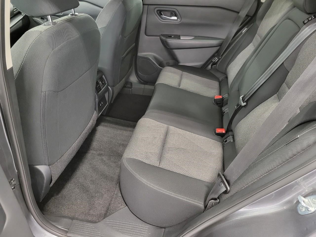 2025 Nissan Rogue AWD SV