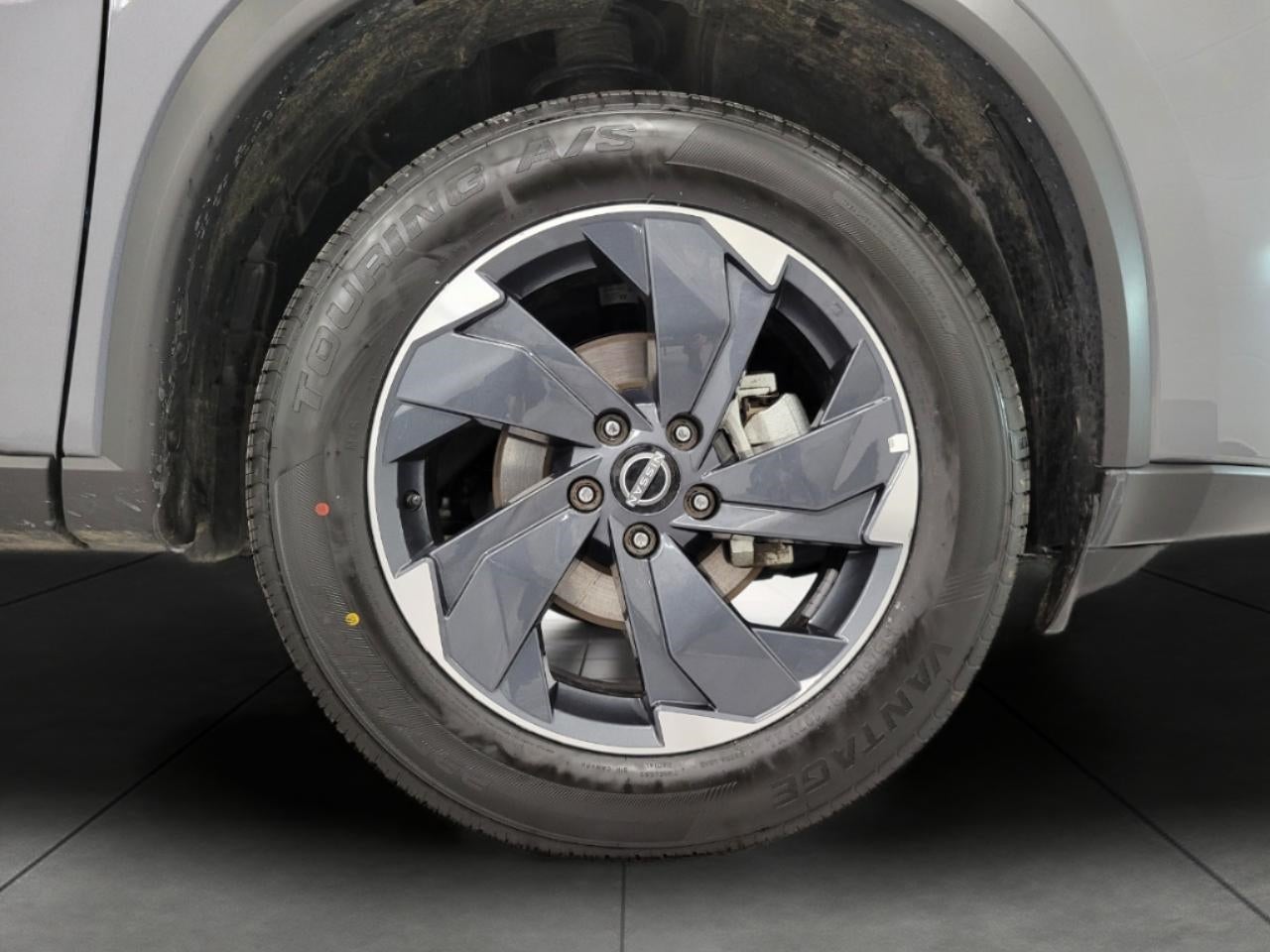 2025 Nissan Rogue AWD SV