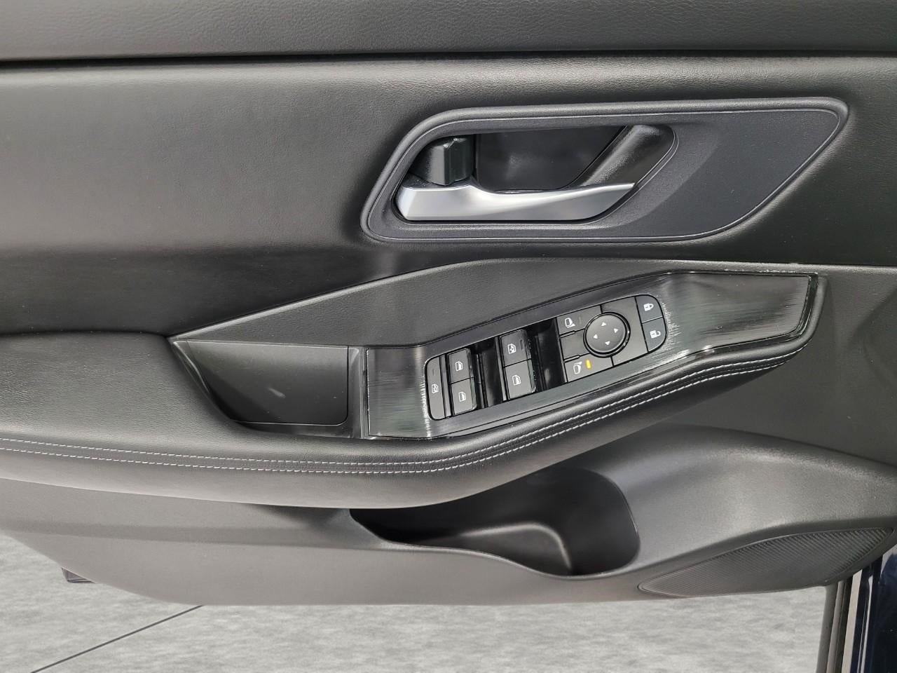 2025 Nissan Rogue AWD SV