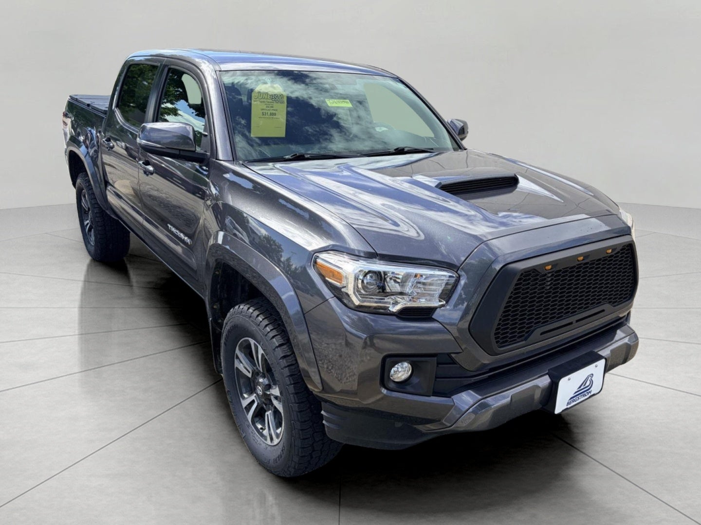 2017 Toyota TACOMA TRD SPORT