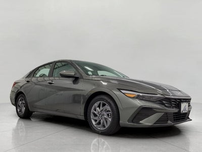 2024 Hyundai Elantra SEL IVT