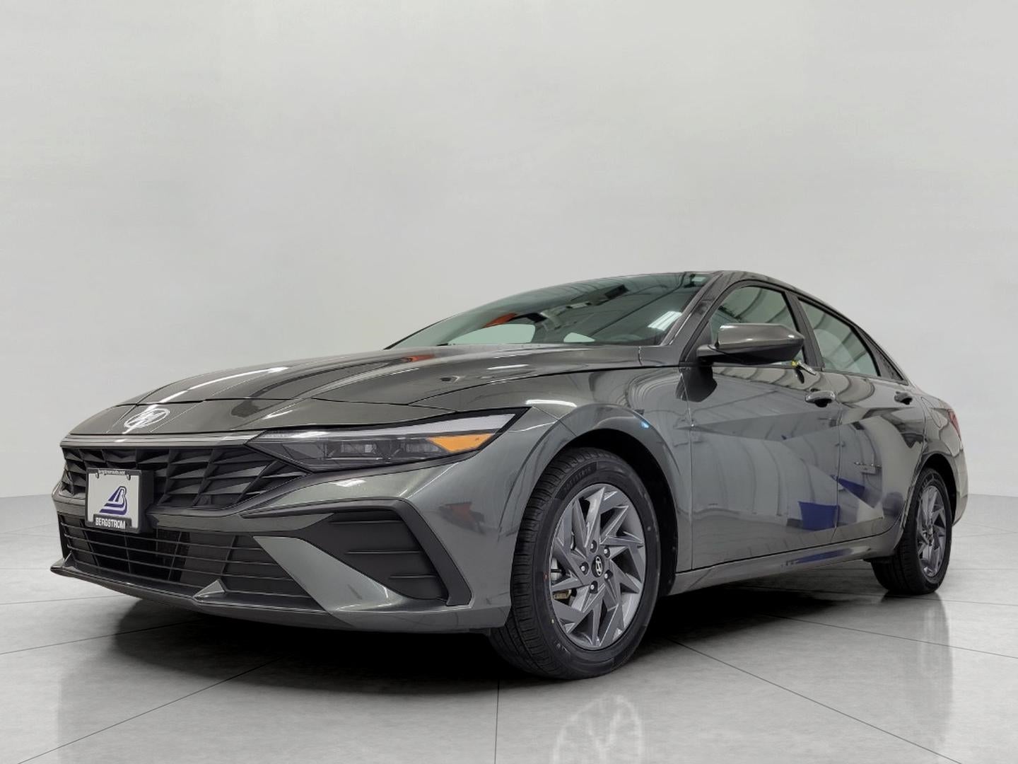 2024 Hyundai Elantra SEL IVT
