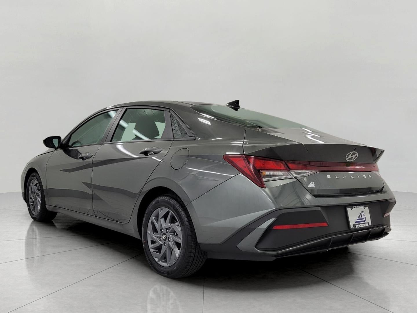 2024 Hyundai Elantra SEL IVT