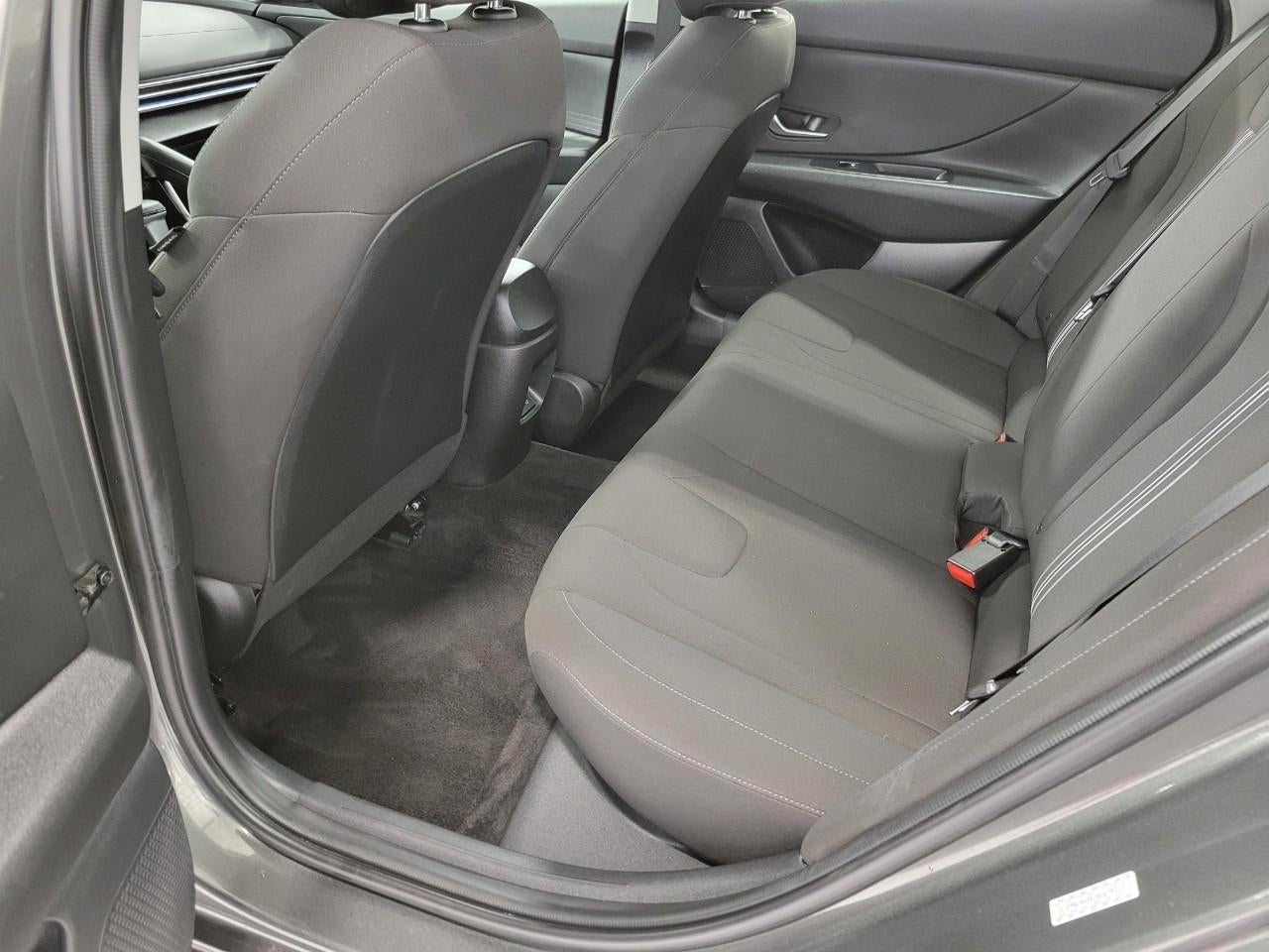 2024 Hyundai Elantra SEL IVT