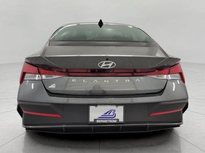2024 Hyundai Elantra SEL IVT