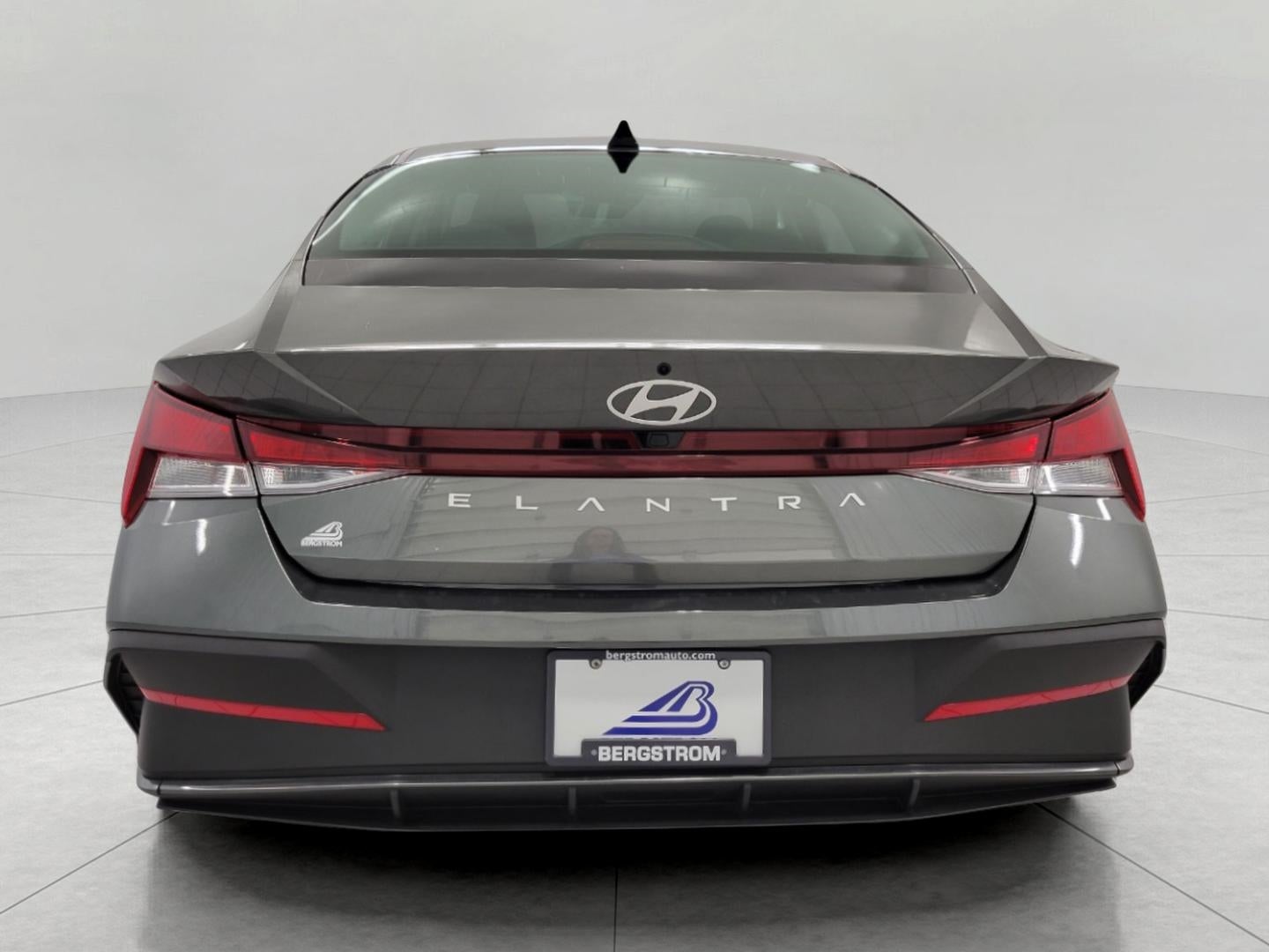 2024 Hyundai Elantra SEL IVT
