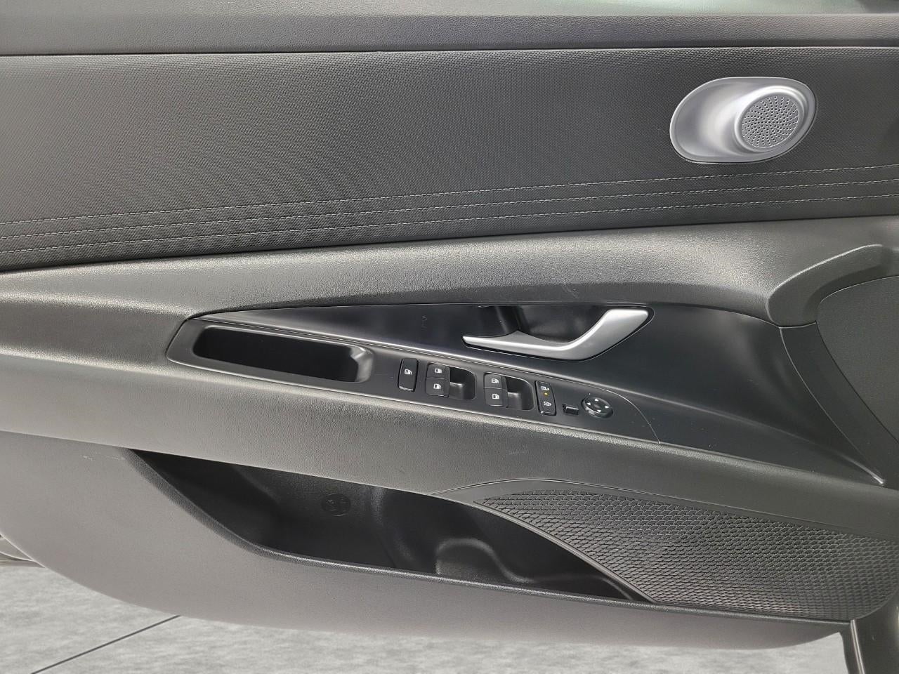 2024 Hyundai Elantra SEL IVT